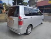 TOYOTA NOAH 2007 USADO COMO NUEVO