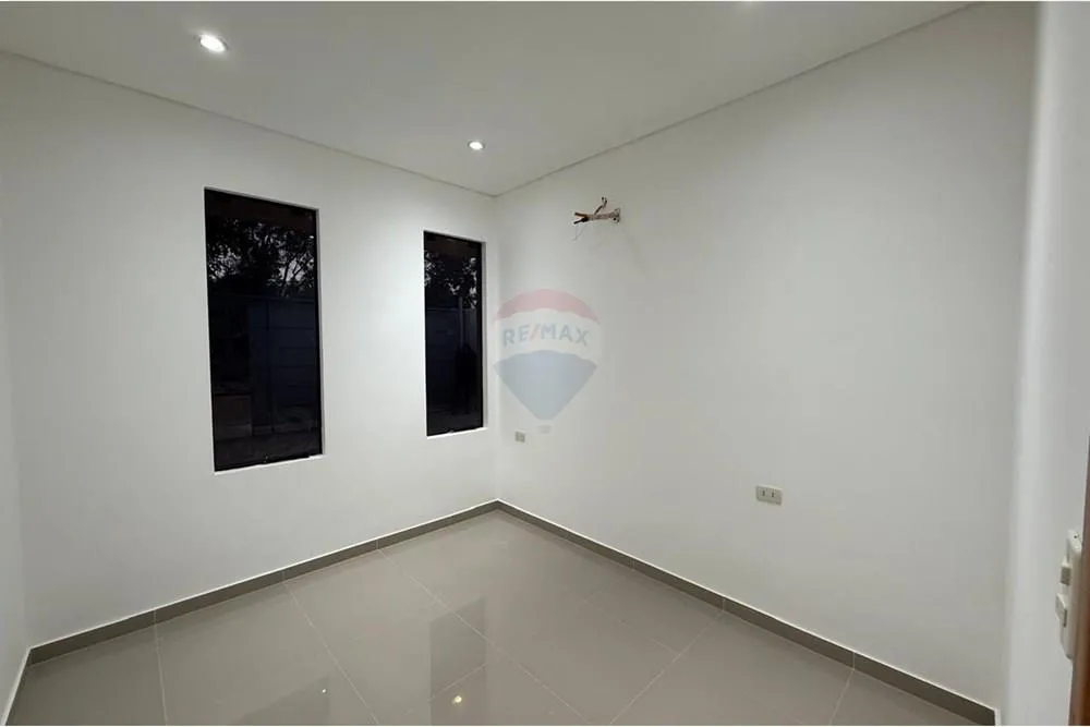 Chalet - Venta - Paraguay Central Luque — foto 2
