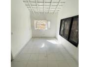 Vendo casa a refaccionar en carmelitas Asunción