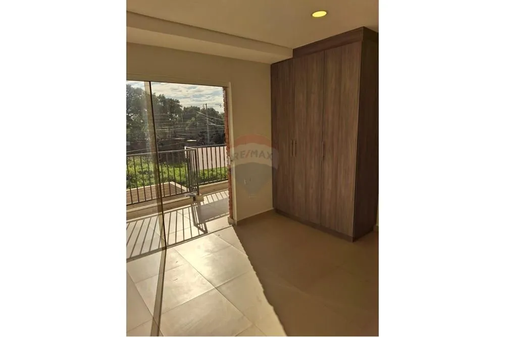 VENTA - DUPLEX - LUQUE DE 3 DORMITORIOS — foto 3