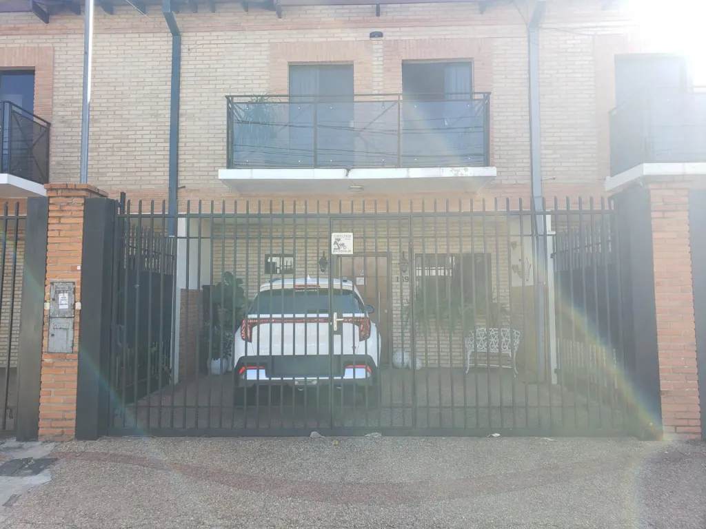 Vendo hermoso duplex de 3 habitaciones en LAMBARE - ZONA SUPERMERCADO EL PUEBLO — фото 2