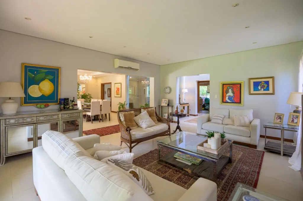 Vendo Residencia de 4 Habitaciones en Barrio Cerrado Montesol en Luque Zona Aeropuerto — foto 2