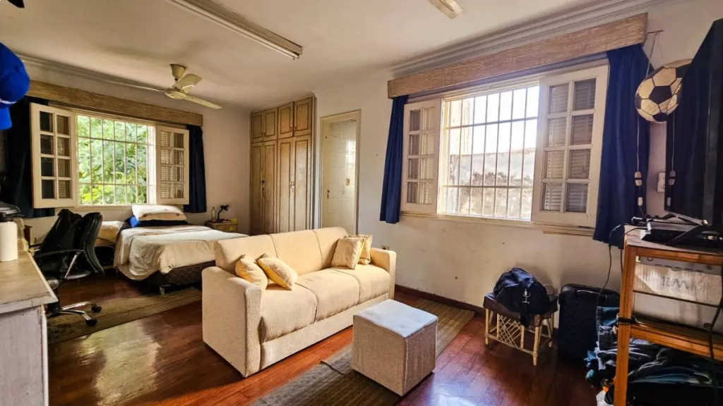 EN VENTA CASA 4 DORMITORIOS EN BARRIO JARA — foto 2