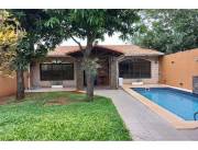 CASA CON PISCINA EN ÑEMBY