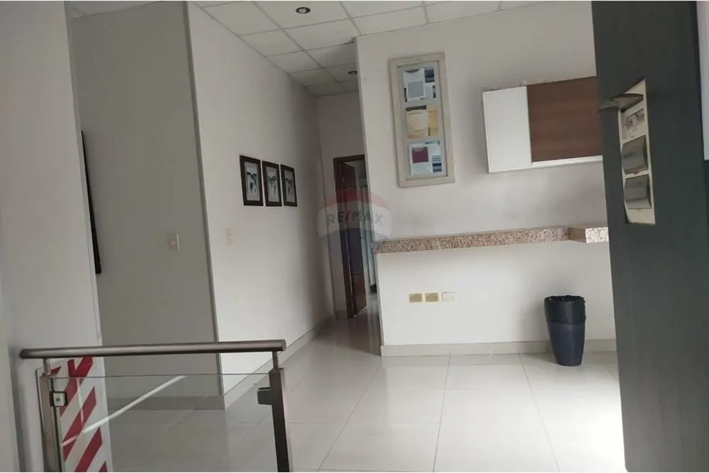 ALQUILO EDIFICIO EN YCUA SATI CON EXCELENTE UBICACION — foto 2