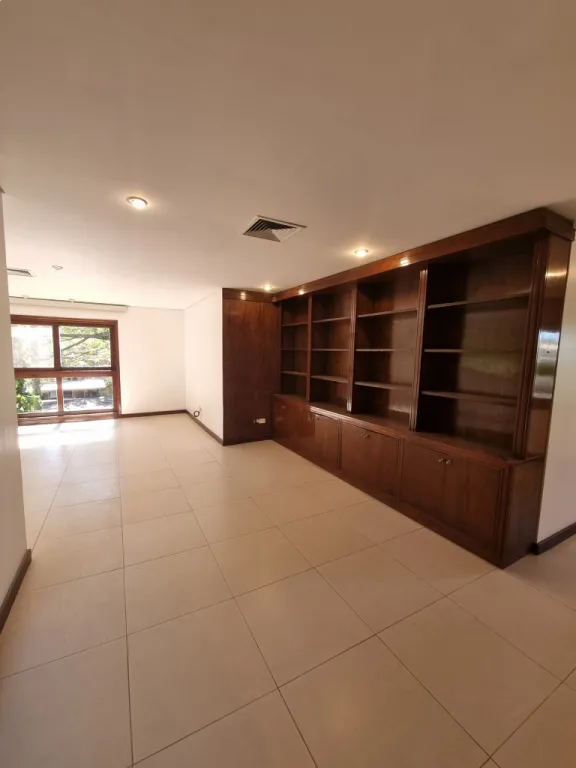 En Venta Casa en Exclusivo Condominio de Bo. Ycua Sati c 3 suites — фото 3
