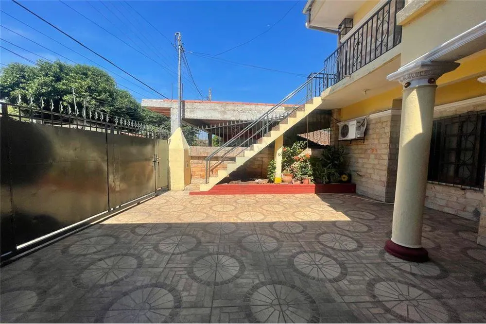 Vendo amplia casa con Déposito en San Lorenzo — foto 2