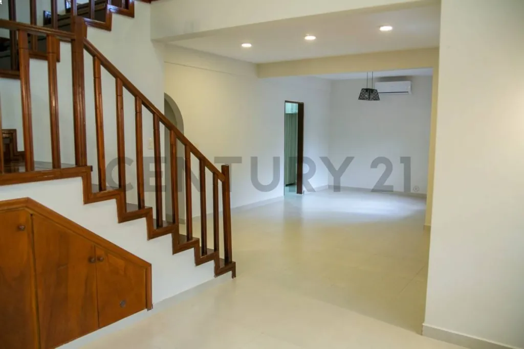 Venta de Casa Dúplex en Lambaré, Central — foto 3