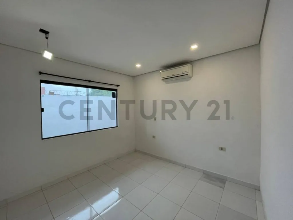 Venta de Casa en Luque, Central — foto 3