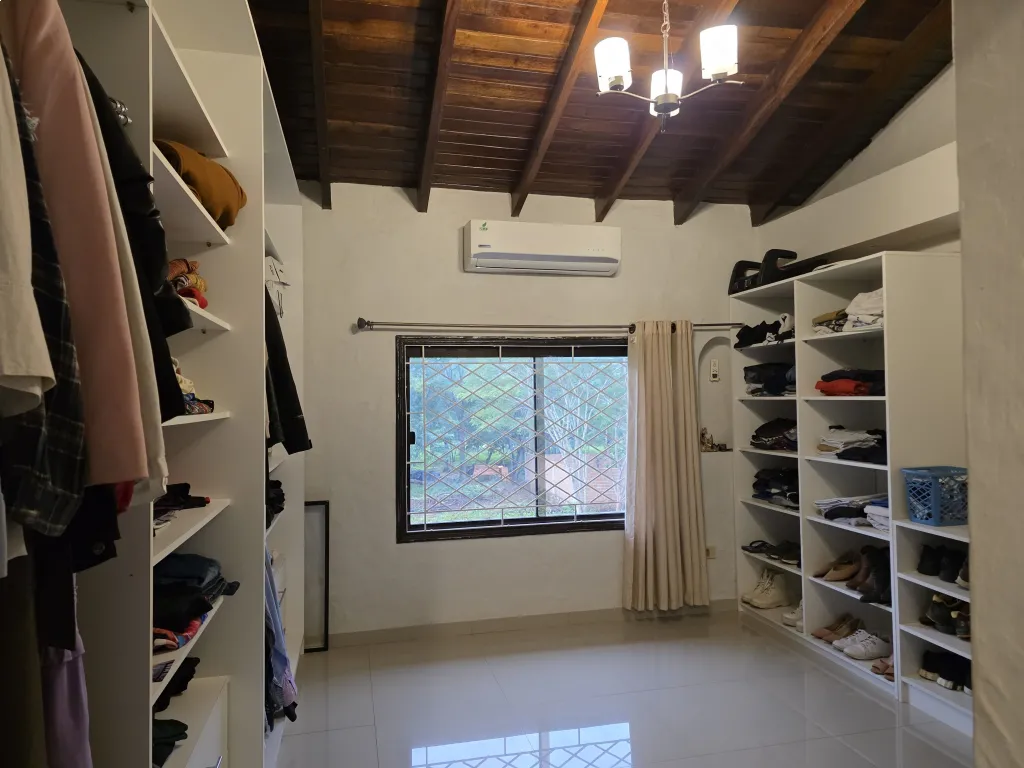 VENDO RESIDENCIA EN LUQUE ITAPUAMI I — foto 3