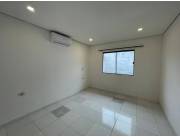 EN VENTA CASA EN LUQUE DE 2 DORMITORIOS