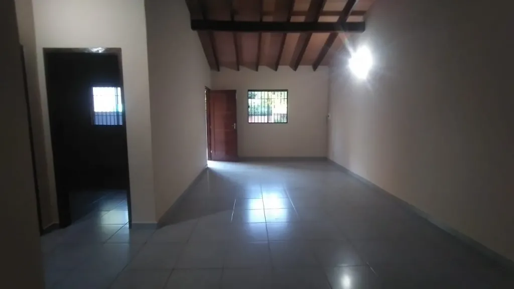 VENDO CASA EN LUQUE ZONA YKAA COD — foto 3