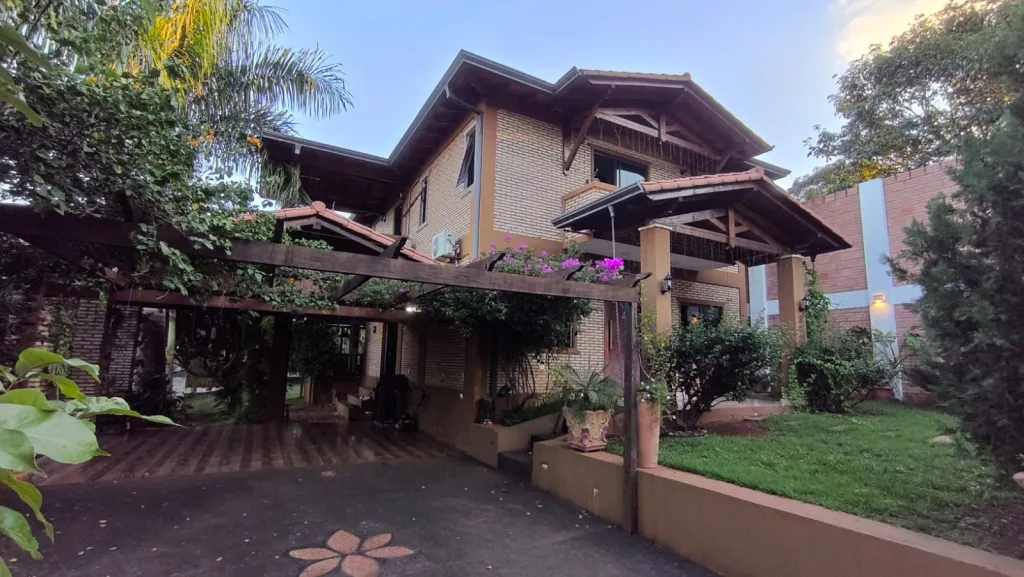 VENDO CASA EN CIUDAD DEL ESTE — foto 3