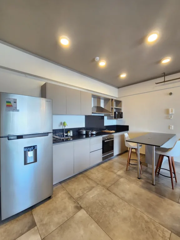Vendo departamento AMOBLADO de 2 dormitorios en las Mercedes Asunción — foto 2