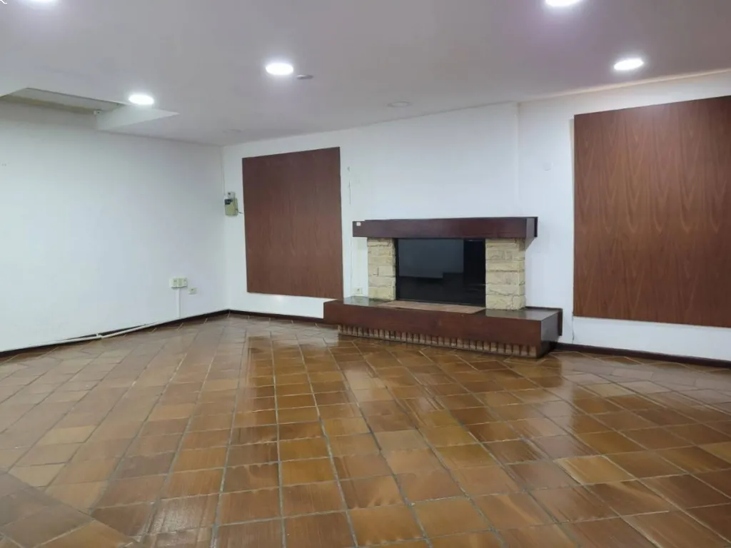 En venta amplia propiedad en esquina de 1.282 m2 — foto 3