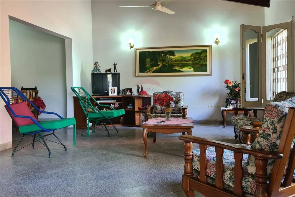 Casa - Venta - Paraguay Asunción Los Laureles — foto 2