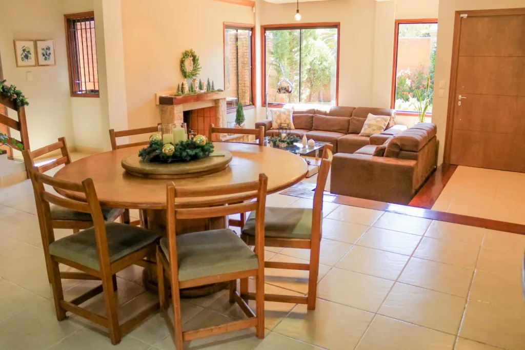 EN VENTA HERMOSA CASA Zona Conmebol — foto 2