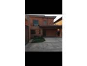 Vendo casa en Barrio cerrado villa del parque 2 San Lorenzo
