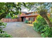 Vendo Casa sobre Avda. Cacique Lambaré