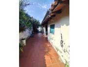 VENDO Casa a refaccionar o demoler con excelente ubicación!