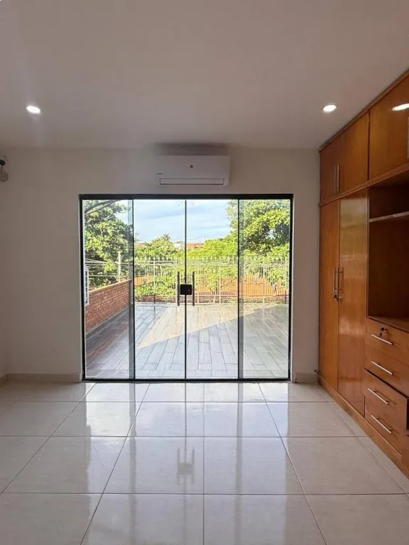 VENDO Casa Duplex en Lambare Barrio: Valle Apu'a — foto 3