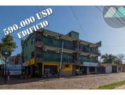 EDIFICIO CON 3 SALONES Y 4 DPTOS. LAMBARÉ, ZONA MUNICIPALIDAD