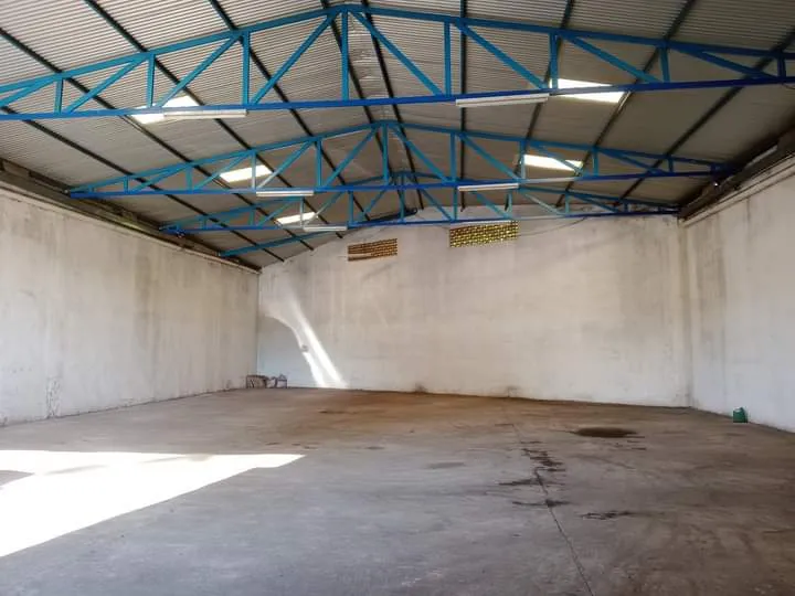 VILLA ELISA, VON POLESKI: 400 M2 + OFICINAS, IDEAL P LOGÍSTICA, DISTRIBUIDORAS, INDUSTRIA — фото 2