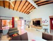 VENDO AMPLIA CASA EN FDO DE LA MORA ZONA SUR