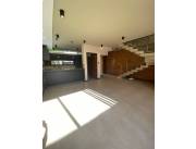 En Venta Triplex Premium en Ycuá Satí