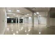 Alquilo Amplio Salón Comercial En El Centro De Luque