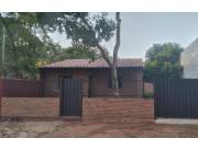 VENDO CASA EN LUQUE ZONA YKAA COD 5586