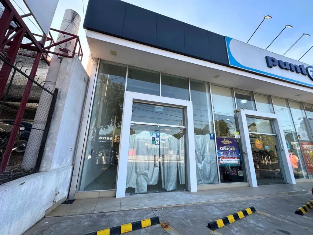 LOCAL COMERCIAL SCHOFERES DEL CHACO — foto 3