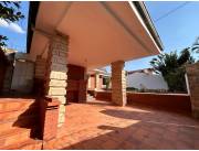 VENDO CASA SEMI AMOBLADA Y EQUIPADA