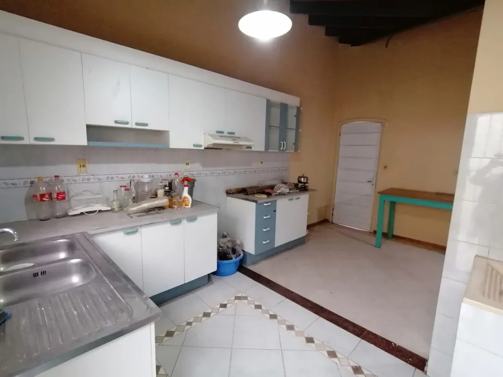 VENDO CASA EN BO. MBURUCUYA, ZONA SUPER RESIDENCIAL — foto 2