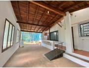 VENDO CASA QUINTA EN CABAÑAS CAACUPE + 160 M2 DE TERRENO EN OFERTA
