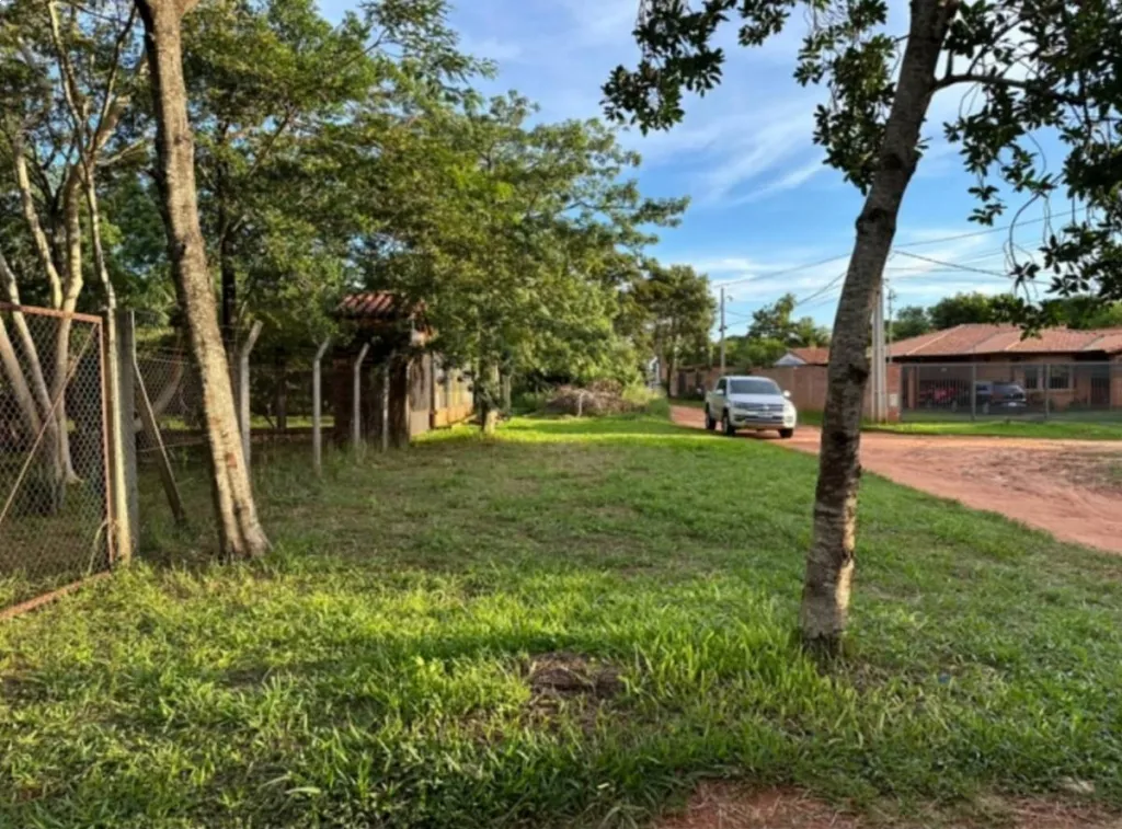 AMPLIO TERRENO EN VENTA EN LUQUE – BARRIO MORA CUE — foto 2