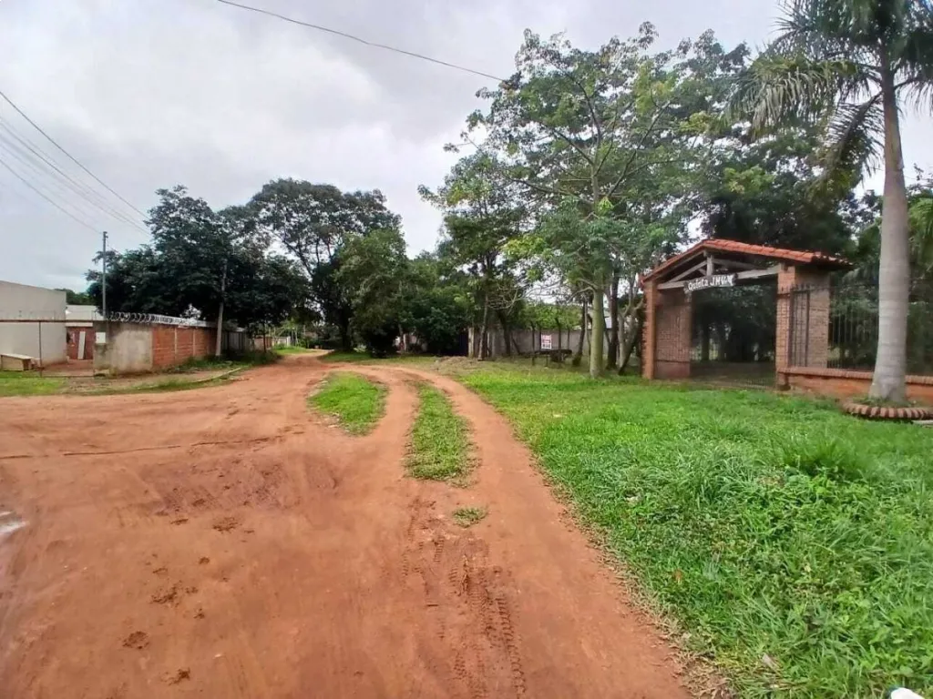 AMPLIO TERRENO EN VENTA EN LUQUE – BARRIO MORA CUE — foto 3