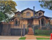 Vendo Residencia Barrio Mburucuyá, a 3 Cuadras De La Avda. Santísima Trinidad