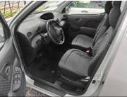 Vendo Toyota funcargo Año 2002