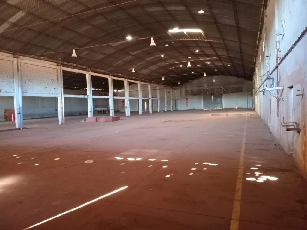 RUTA 2, CAPIATÁ: 2 IMPORTANTES DEPÓSITOS P USO COMERCIAL, 1.300 M2 CU -3.5 USDM2. — Foto 3
