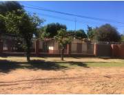EN VENTA CASA EN SAN LORENZO. DETRAS DE PINEDO