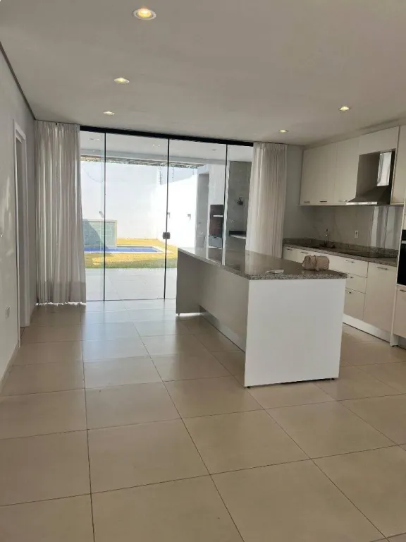 VENDO DUPLEX DE 3 DORMITORIOS A CUADRAS DEL MATERNO DE LOMA PYTA — photo 3
