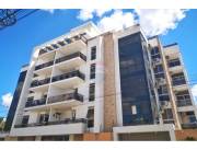 ALQUILO AMPLIO DEPARTAMENTO EN LOS LAURELES