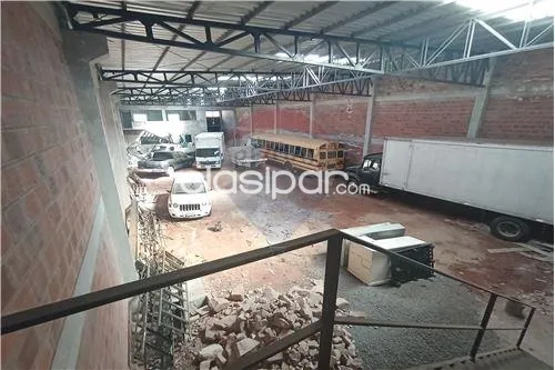 LAMBARÉ PROX. CACIQUE: 1.700M2, P EMPRESARIALES, ALMACENAMIENTOS, IMPORTADORAS, 3.500 USD — foto 2