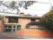 EN VENTA CASA EN BARRIO MCAL. LOPEZ