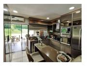 VENDO LUJOSA CASA EN LISBOA ESTE C/SOFIA ESTE-PARANA COUNTRY CLUB-HERNANDARIAS