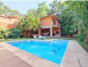 VENDO RESIDENCIA EN BARRIO CERRADO, ZONA LAGUNA GRANDE