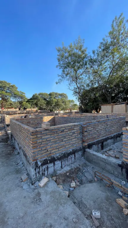 VENDO CASA EN CONSTRUCCION EN MARIANO ROQUE ALONSO — foto 2