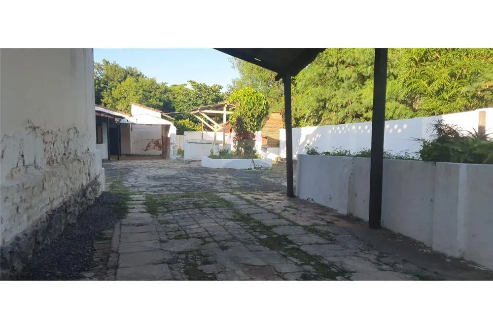 VENDO TERRENO CON CASA A DEMOLER O REFACCIONAR — foto 2