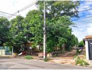 Vendo terreno en esquina en Santísima Trinidad-Asunción
